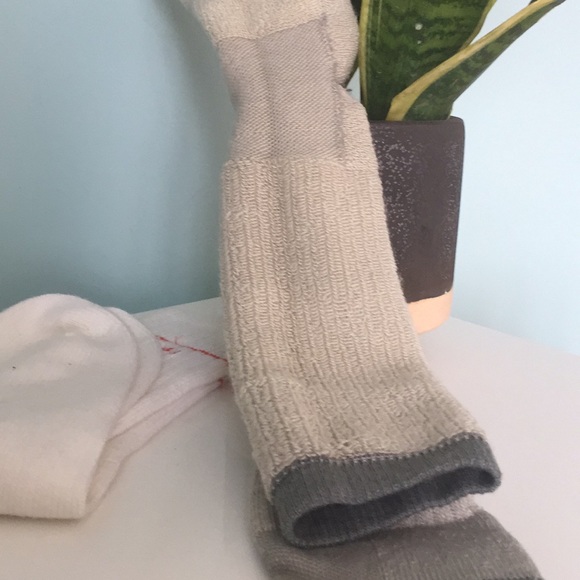 Set of 2 pairs of socks: thermal and Hugo Boss - Picture 4 of 6